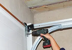 Metro Garage Door Service Chicago, IL 773-683-2336 Metro Garage Door Service Chicago, IL 773-683-2336 - installation-side